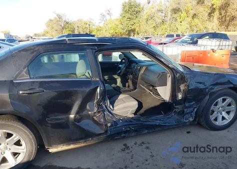 2006 Chrysler 300 из США, поврежденный, VIN 2C3KA43R16H281628